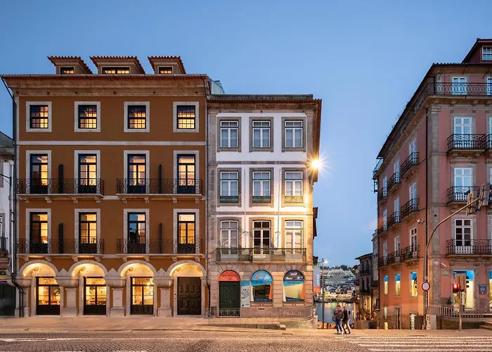 Exmo. Hotel