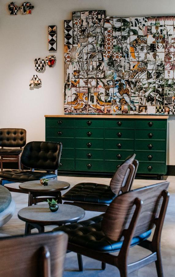 Exmo. Hotel 4*